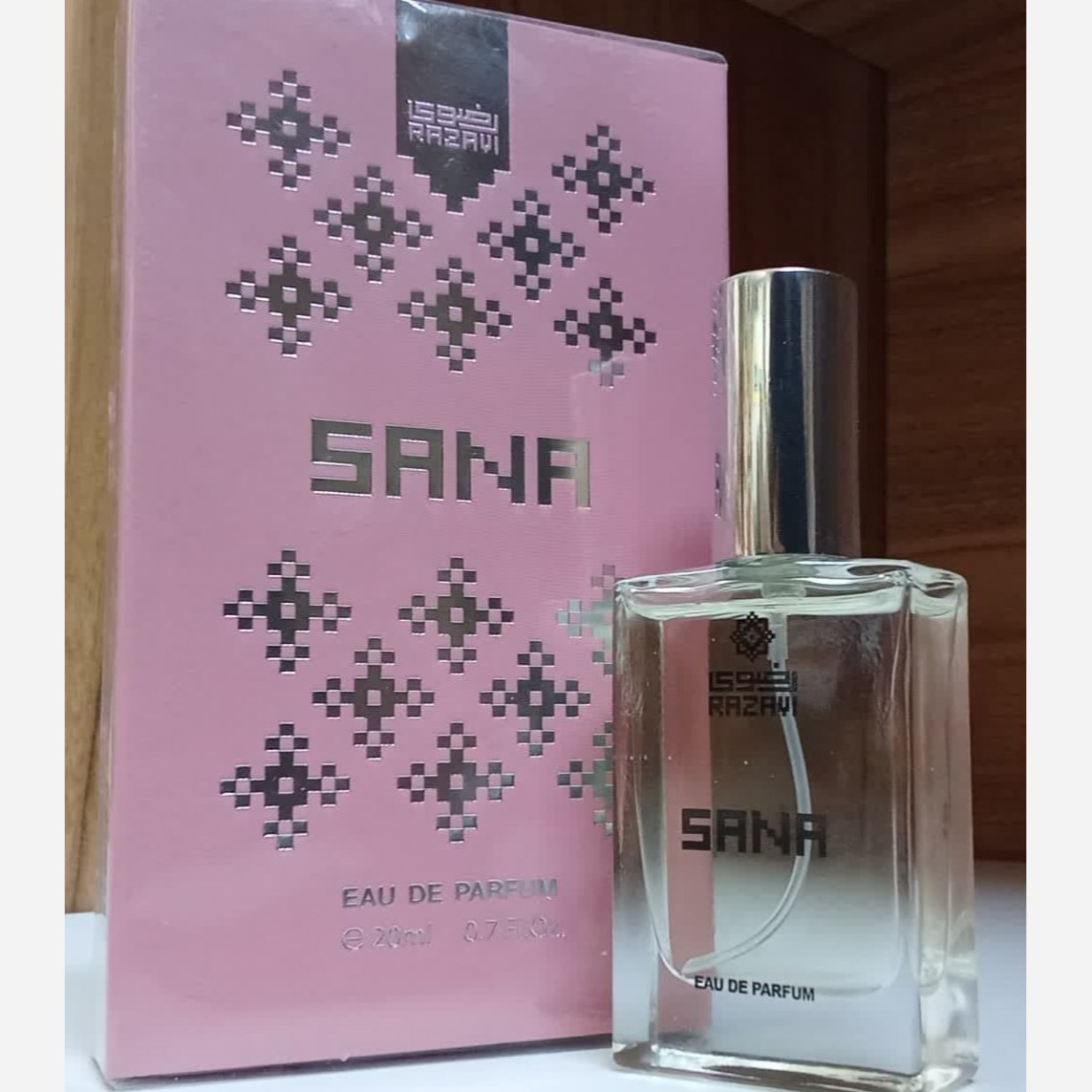 Xqk11edoFm2udpOATKtKxGWA8Q1zgct0UCispeEVRK9VoDOP5D.jpg عطرهای اصل برند رضوی ( هدیه روز معلم ) - Image 1