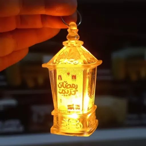 qo2kFYfP4B85JTn9mKLG7FPtXM1CFDA4rME7oSo32ljZrtB4ak.jpg فانوس طرح ماه رمضان باتری خور (فرهنگی) - Image 1