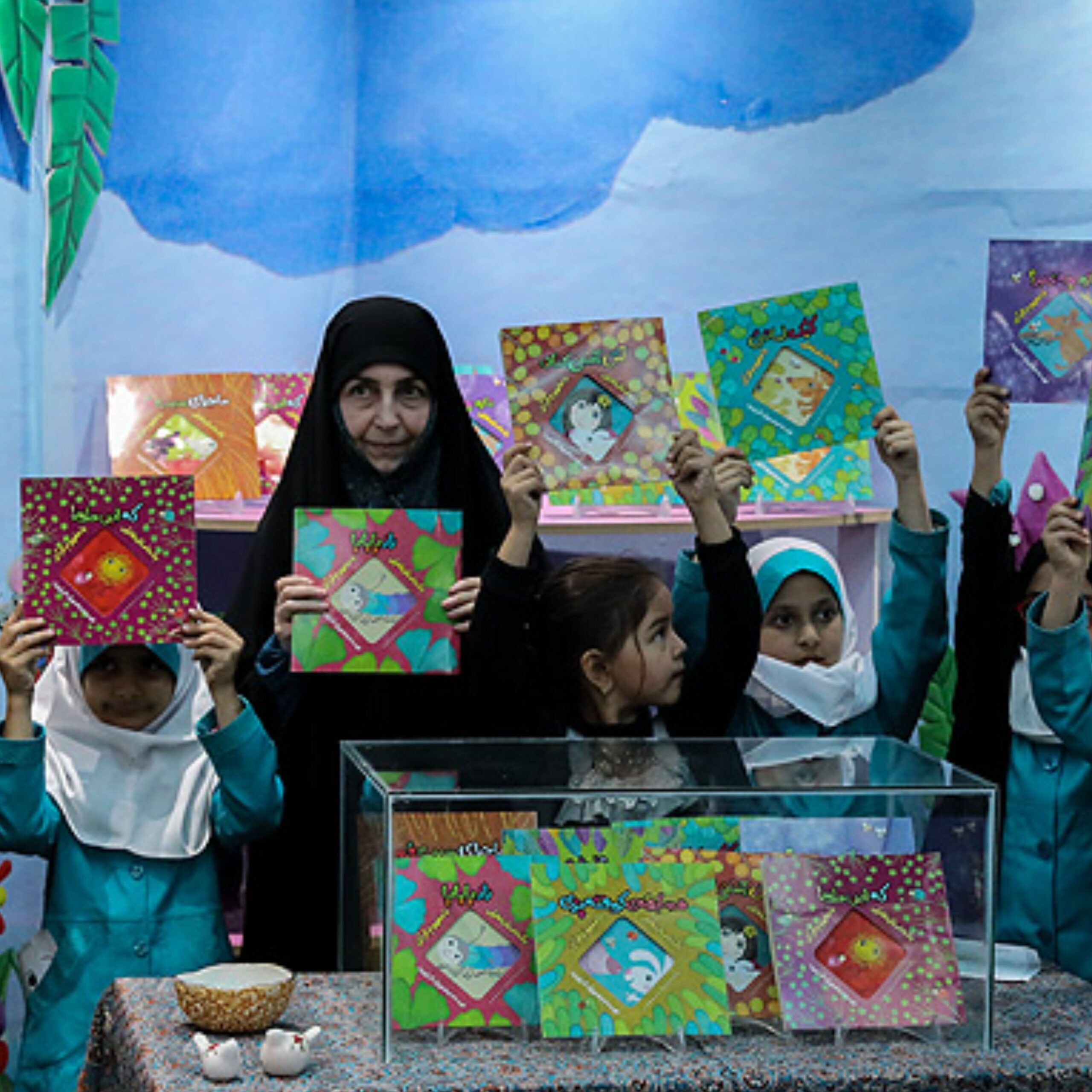 cNMlWNV9vm419X394OkFeSAJ2ky9168YCUQe6oxZHPDrCSmjHq.jpg مجموعه کتاب های خانم کلر ژوبرت 15 عنوان کتاب و مجموعه داستان - Image 1